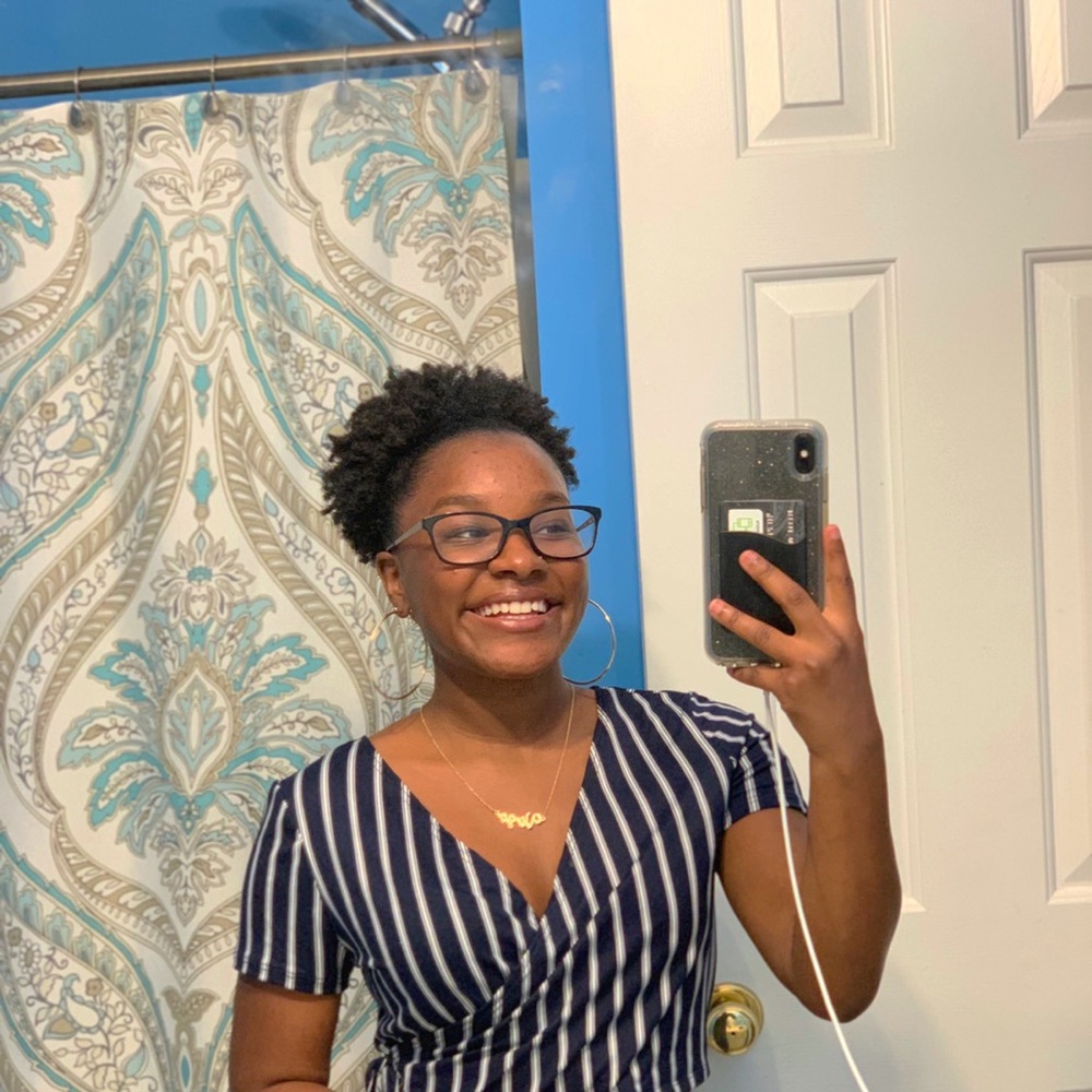Meet your Posher, Alexia